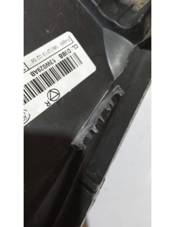 Farol Direito Ford Fiesta 2013 - 2019 / Detalhe