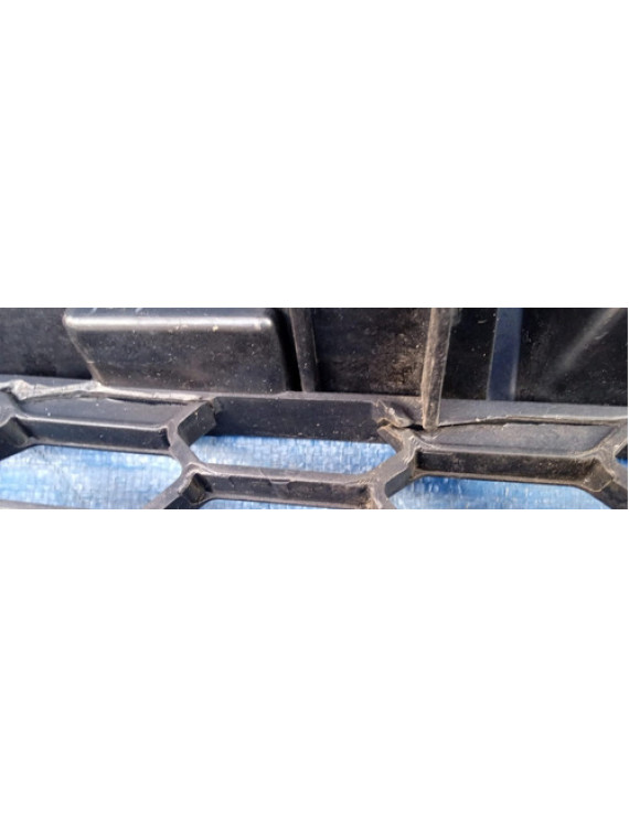 Grade Dianteira Toyota Hilux Srv Sr 2009 - 2012 Avaria