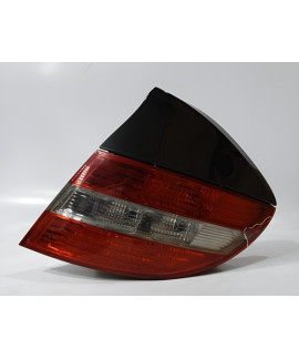 Lanterna Direita Mercedes Clc 200 2009 Detalhe Direito/passageiro Vermelho