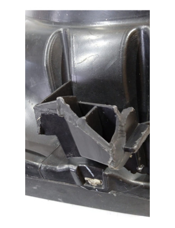 Farol Direito Foco Simples L200 2008 - 2015 / Detalhe