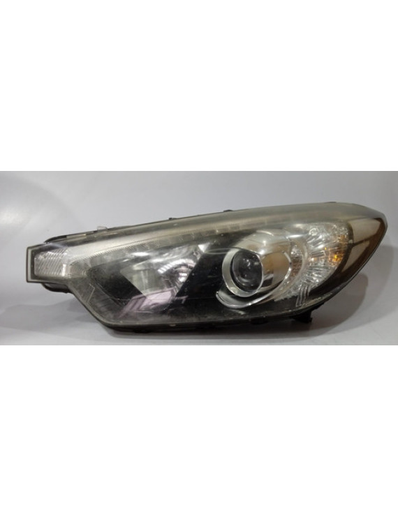 Farol Esquerdo Kia Cerato 2014 - 2018 / Detalhes