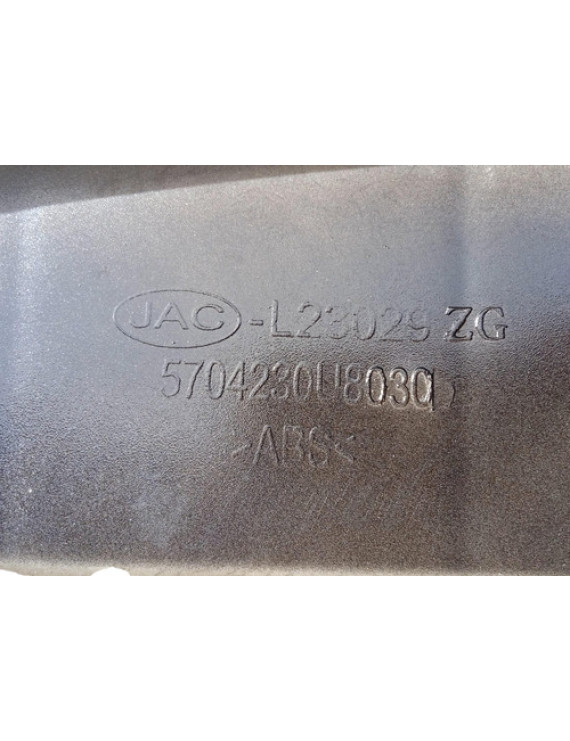 Aerofólio Tampa Traseira Jac J3 Hatch 2010 - 2015 Detalhe