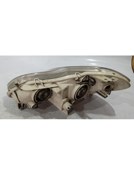 Farol Direito Corolla Fielder 2003 - 2008 / Detalhe