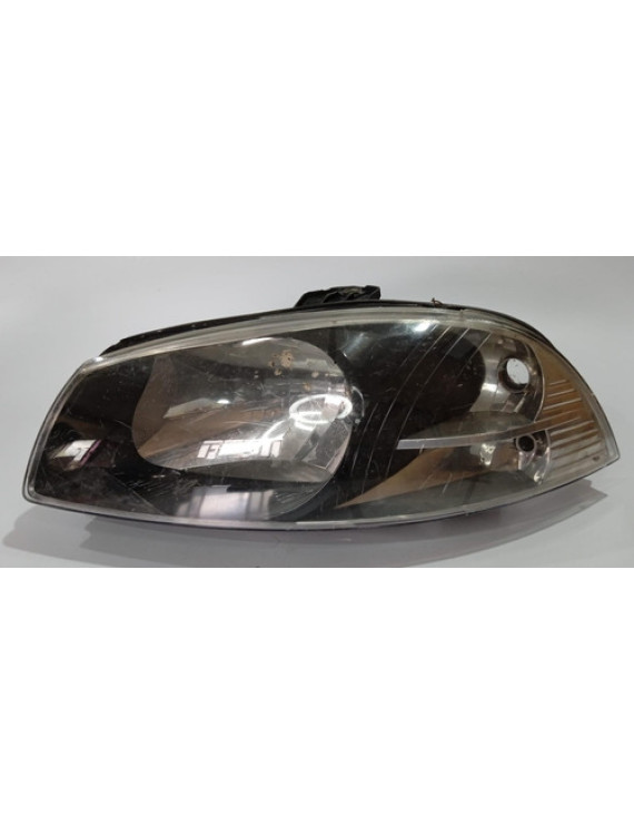Farol Esquerdo Fiat Siena Palio Strada 2008 - 2015 Detalhe