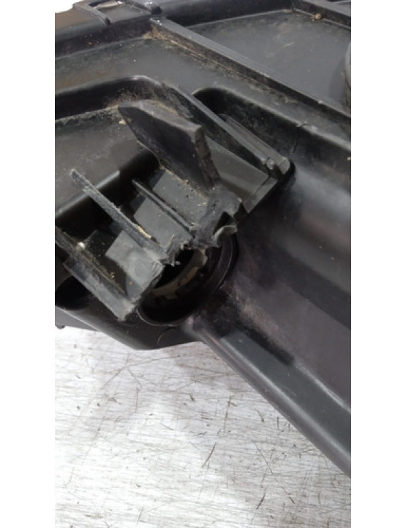 Farol Esquerdo Sportage 2012 2013 2014 2015 2016 / Detalhe