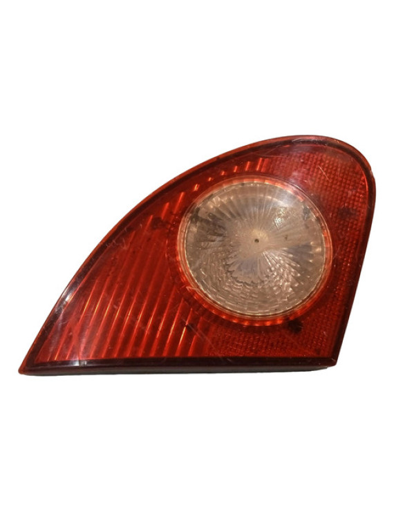 Lanterna Esquerda Tampa Corolla 2003 - 2008  /  Detalhe