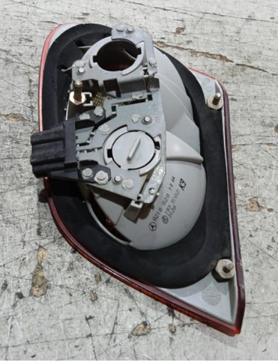 Lanterna Tampa Ld Direito Mercedes E200 E320 1996 - 2000