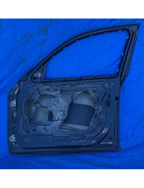 Porta Dianteira Direita Bmw 118i 120i 2006 A 2012 Detalhe