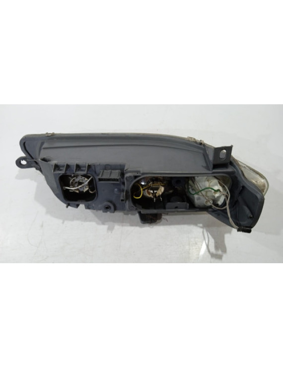 Farol Esquerdo Fiat Strada 2001 2002 2003 2004 / Detalhe