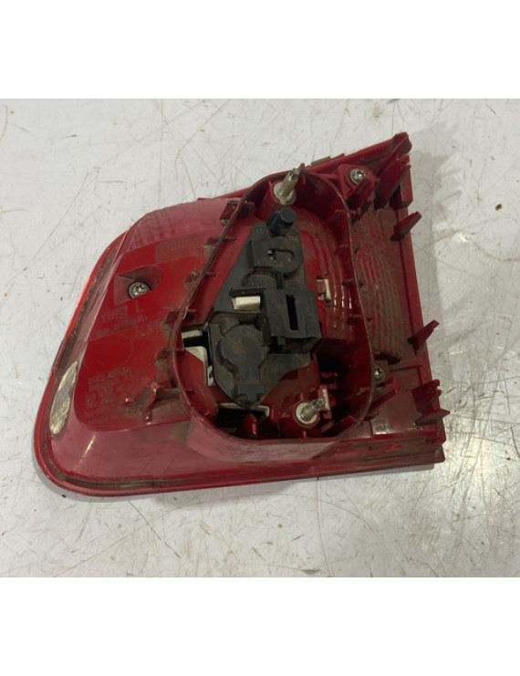 Lanterna Esquerda Porta Malas Tiguan 2012 - 2017 / Detalhe