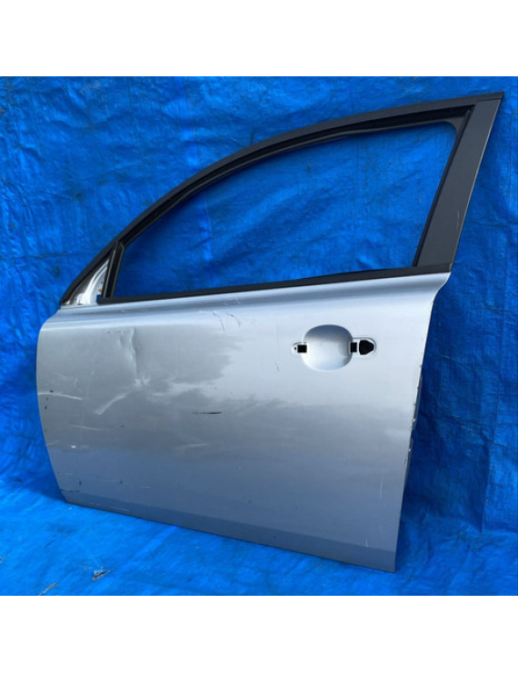 Porta Dianteira Esquerda Volvo C30 2007 Á 2013 Detalhe Dianteira Esquerda Prateado