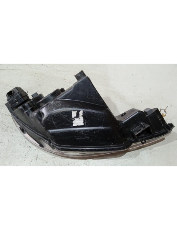 Farol Dianteiro Esquerdo Peugeot 206 1999 - 2010 / Avaria
