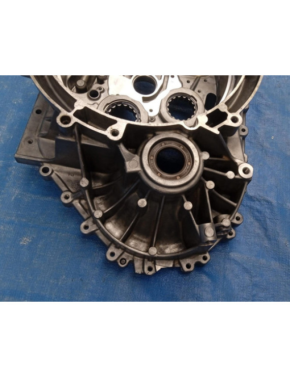 Capa Seca Traseira Câmbio Volvo Xc60 T5 2.0 2012 Prateado