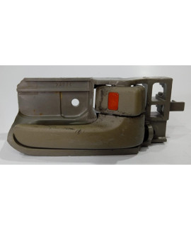 Maçaneta Interna Direita Toyota Hilux 2005 - 2015