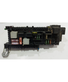 Caixa De Fusiveis Mercedes Benz C180 1.8 2011 / 016706581