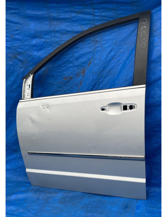 Porta Dianteira Esquerda Town & Country 2008 A 2016 Detalhe