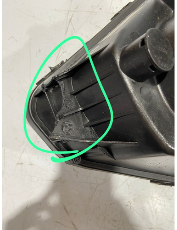 Farol Direito Amarok 2011 2012 2013 2014 / Detalhe