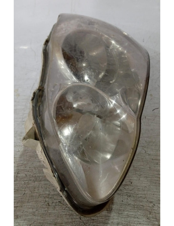 Farol Esquerdo Corolla 2003 - 2007 / Detalhe