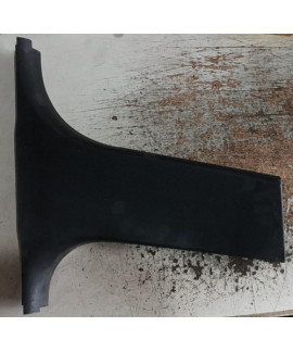 Moldura Pé Coluna Lado Esquerdo Bmw 318i 2010