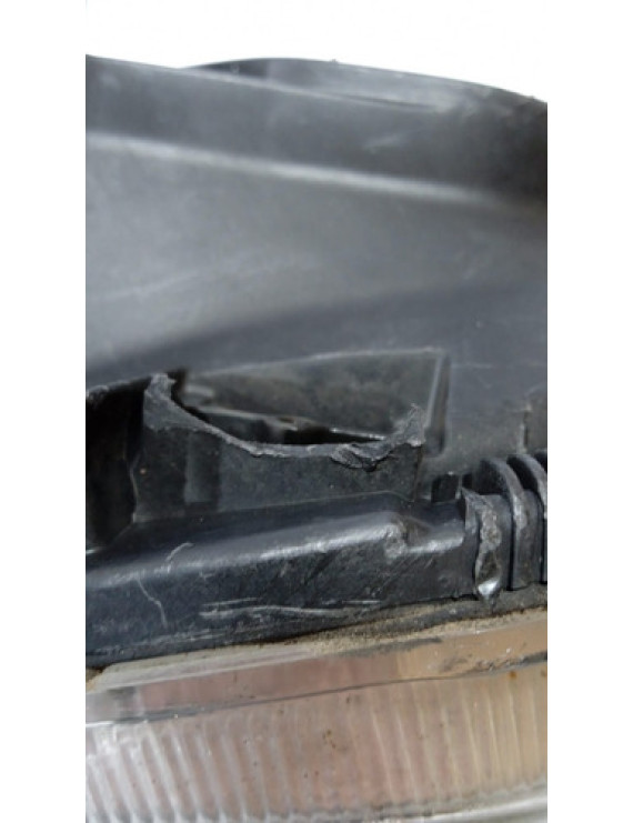 Farol Esquerdo Golf 1999 - 2006 / Detalhe