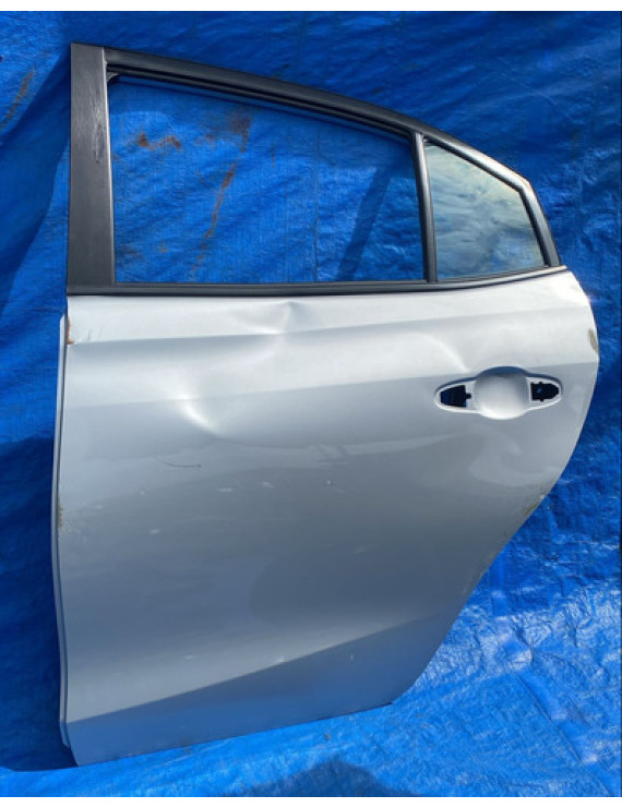 Porta Traseira Esquerda Yaris Sedan 2019 A 2023 Avaria