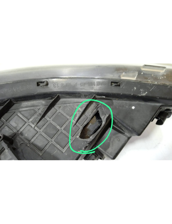 Farol Esquerdo Kia Cerato 2014 - 2018 / Detalhes