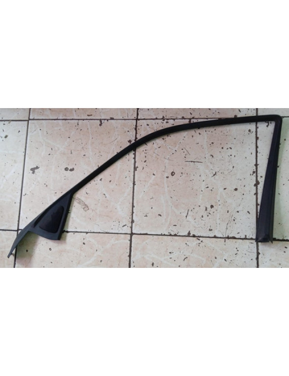Moldura Da Porta Dianteira Esquerda Mercedes E320 1999