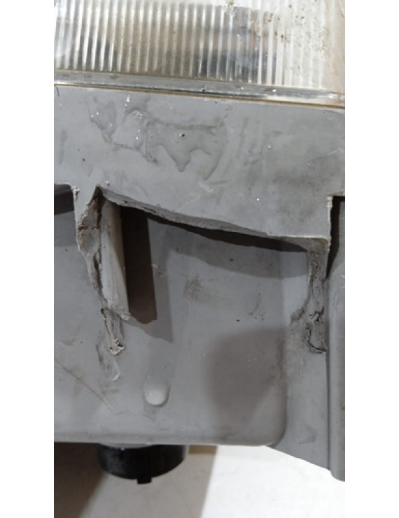 Farol Esquerdo Hilux 1992 1993 1994 1995 / Detalhe