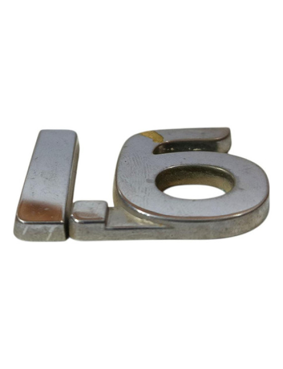 Emblema 1.6 Tampa Traseira Sandero 2008 - 2012 Prateado