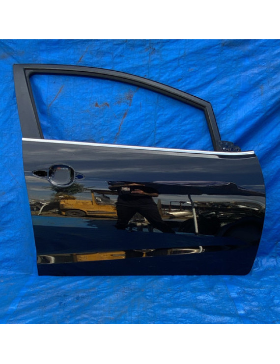 Porta Dianteira Direita Kia Cerato 2013 2014 2015 2016