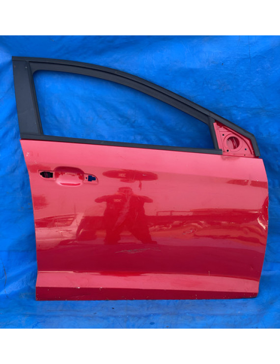 Porta Dianteira Direita Tiggo 2 2016 A 2022 / Detalhe Vermelho