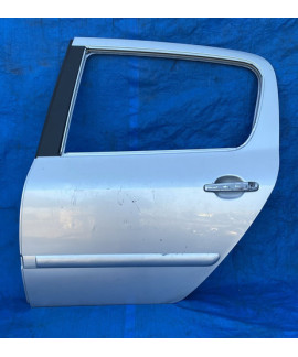 Porta Traseira Esquerda Peugeot 307 2002 A 2012 Detalhe Traseira Esquerda Prateado