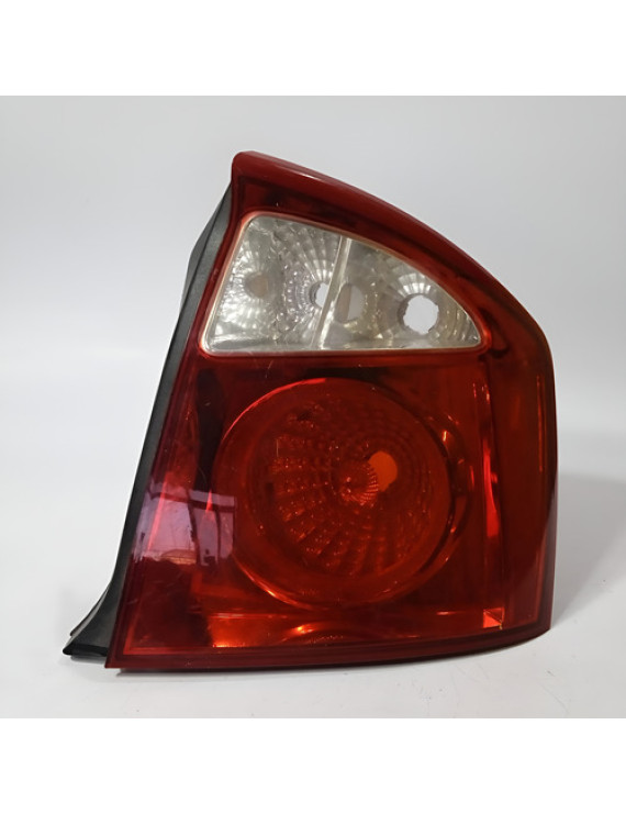 Lanterna Direita Kia Spectra 2004 2005 2006 Direito/passageiro Vermelho