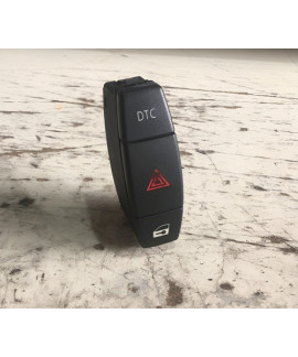 Botão Dtc Pisca Alerta Bmw 118i 2010 / Detalhe Preto