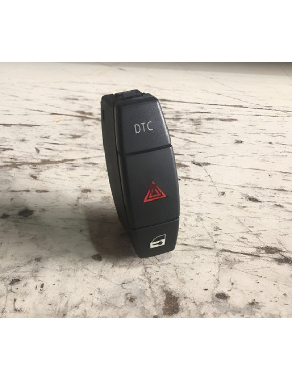Botão Dtc Pisca Alerta Bmw 118i 2010 / Detalhe Preto
