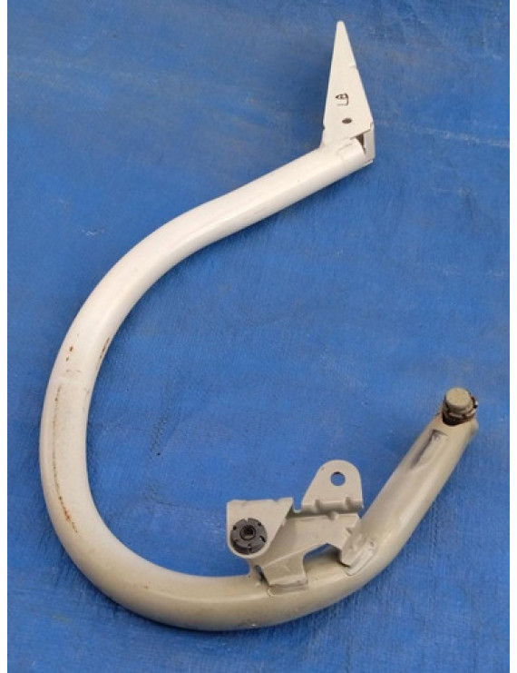 Dobradiça Direita Tampa Traseira Mercedes C180 2013 2014