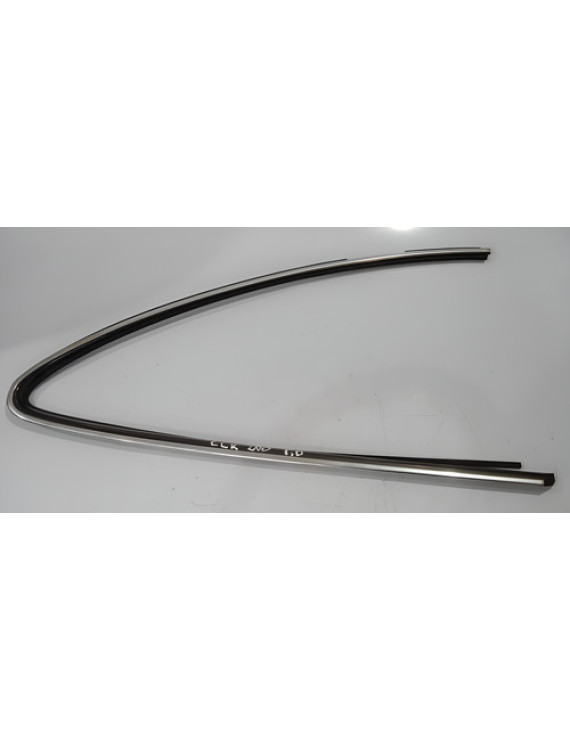 Friso Cromado Vidro Traseiro Direito Mercedes Clk280 1999 Preto