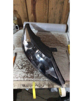 Farol Kia Sportage Direito 2011 - 2015 / Avaria