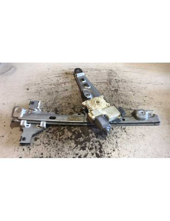 Máquina Vidro Dianteira Direita Peugeot 3008 2011 - 2015