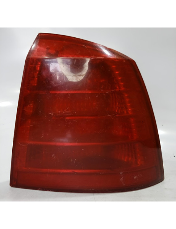 Lanterna Direita Astra Hatch 1999 2000 2001 2002 Direito/passageiro Vermelho