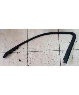 Moldura Arco Porta Dianteira Direita C180 07-14 A2047250271