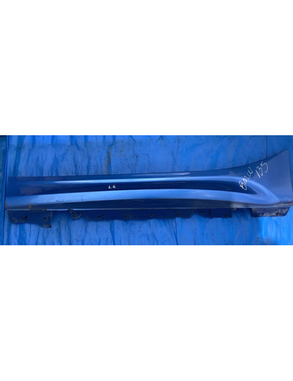 Spoiler Lado Esquerdo Bmw 135 2015  Azul