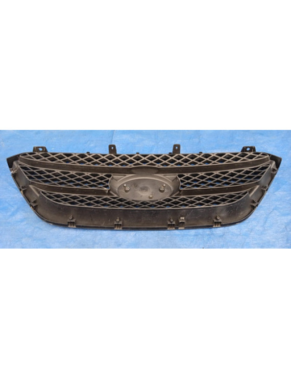 Grade Frontal Emblema Kia Carens 2007 - 2012 Detalhe