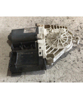 Motor Vidro Dianteira Esquerda Passat 2006 - 2010