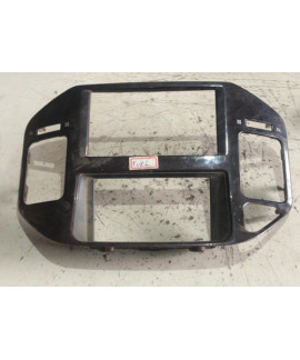 Moldura Central Painel Pajero Full 2001 - 2007 / Mr456372