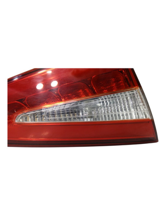 Lanterna Esquerda Tampa Cerato 2014 2015 2016 2017 Esquerdo/motorista Vermelho