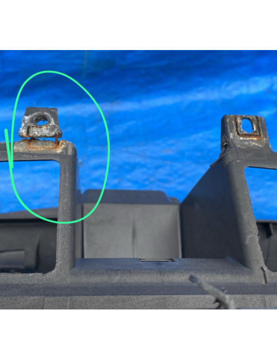 Painel Frontal Mini Frente Bmw 320i 2010 2012 Detalhe