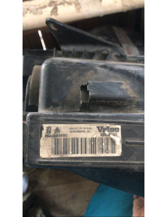 Farol Esquerdo Peugeot 206 1998 - 2003
