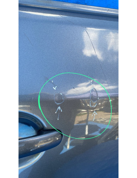 Porta Traseira Direita Vw Tiguan 2010 A 2014 Detalhe