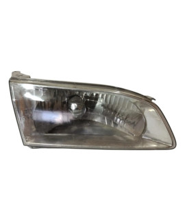 Farol Direito Corolla Foco Simples 1998 - 2001 Detalhe Direito/passageiro Farol Direito Corolla Foco Simples 1998 - 2001 Detalhe Direito/passageiro